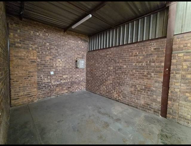 172M² WAREHOUSE TO LET IN WADEVILLE